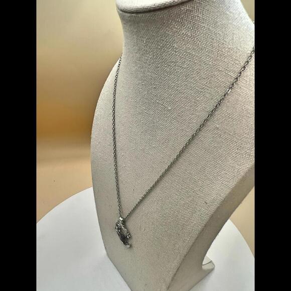 Elegant Cat and Moon Pendant Necklace - Picture 4 of 10